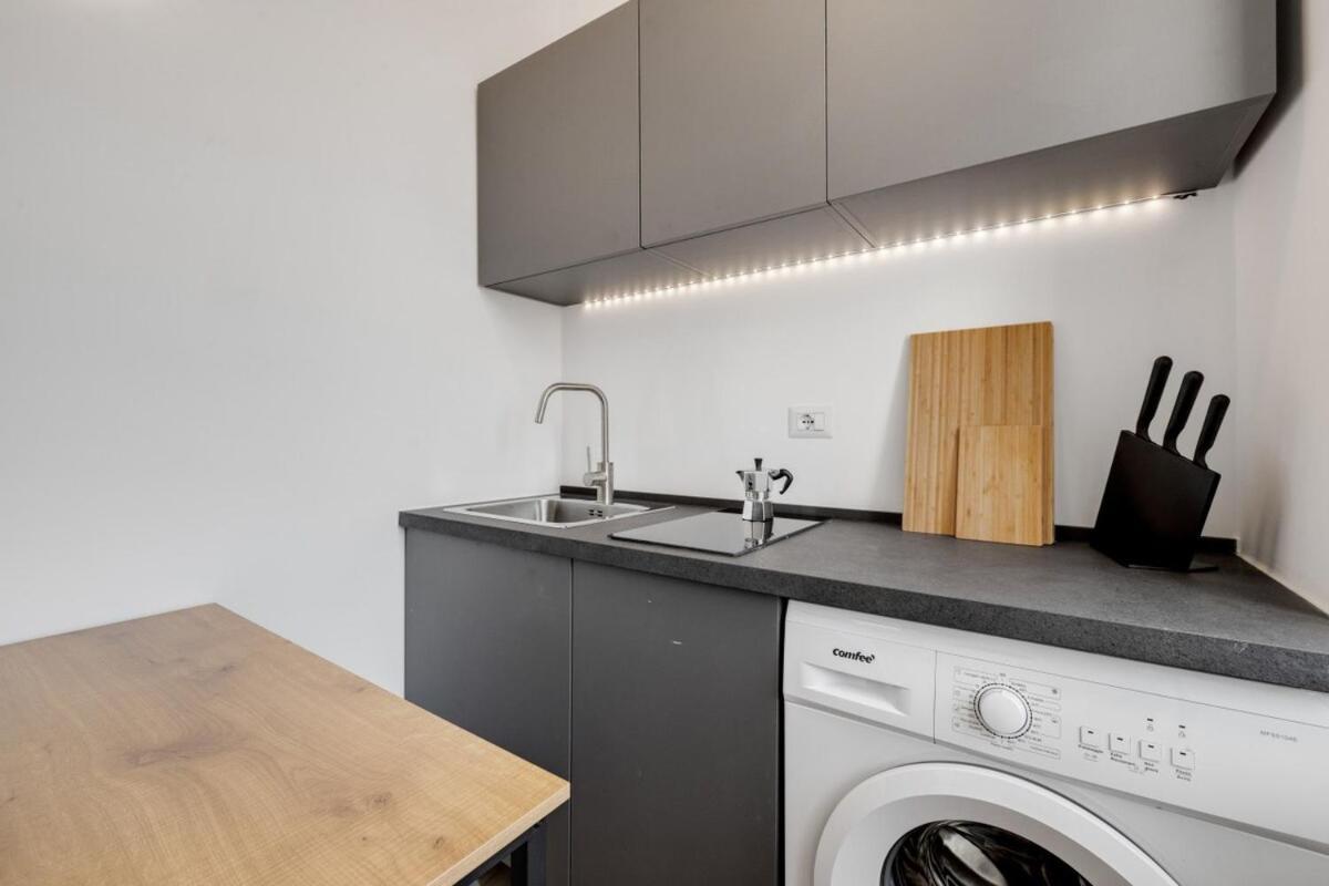 Homeby, Cozy Penthouse Apartment 밀라노 외부 사진