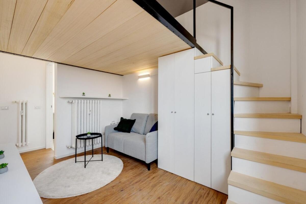 Homeby, Cozy Penthouse Apartment 밀라노 외부 사진