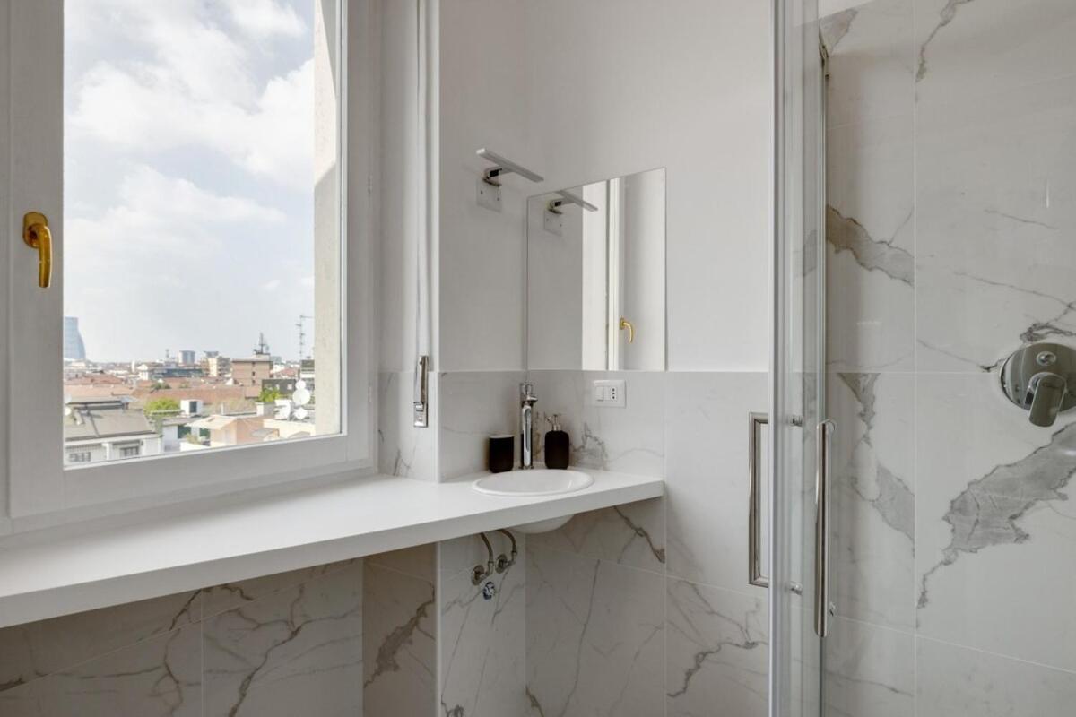 Homeby, Cozy Penthouse Apartment 밀라노 외부 사진