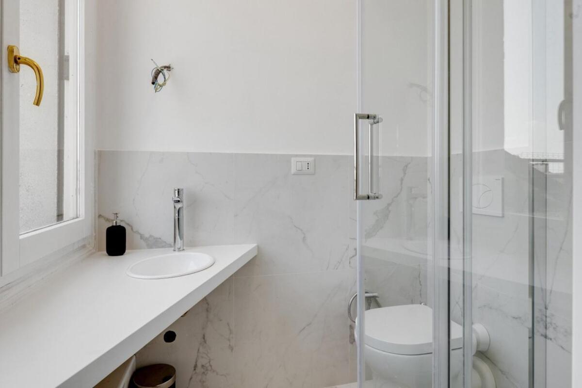 Homeby, Cozy Penthouse Apartment 밀라노 외부 사진