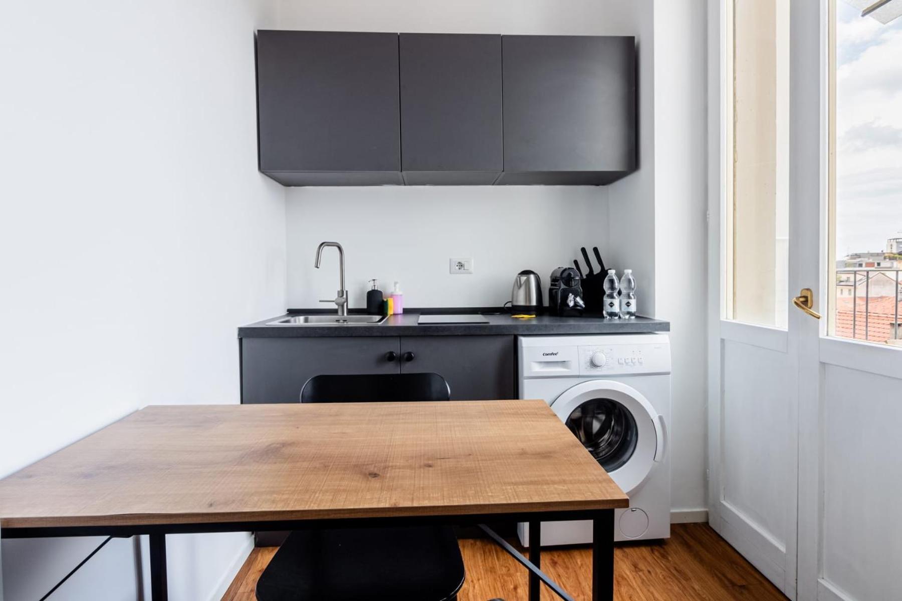 Homeby, Cozy Penthouse Apartment 밀라노 외부 사진